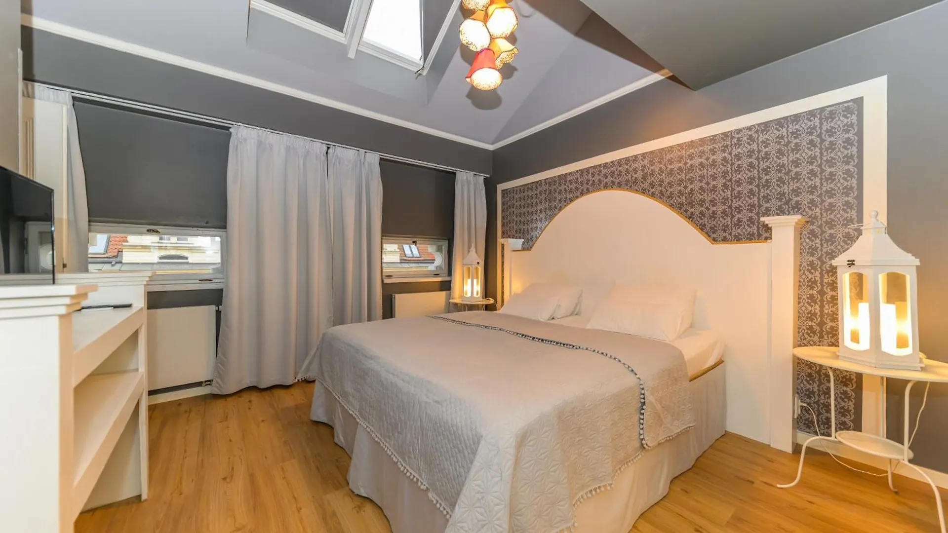 Royal Prague City Apartments 4*,
