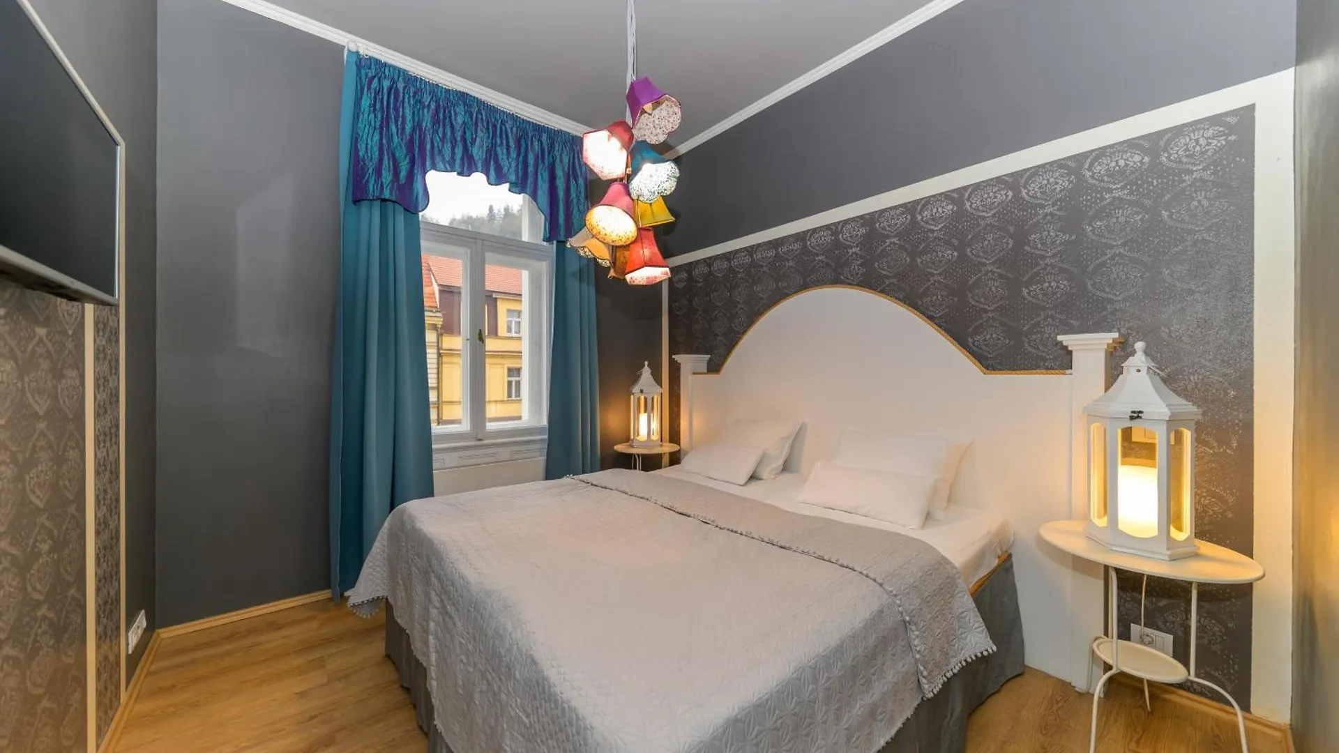 Royal Prague City Apartments 4*,