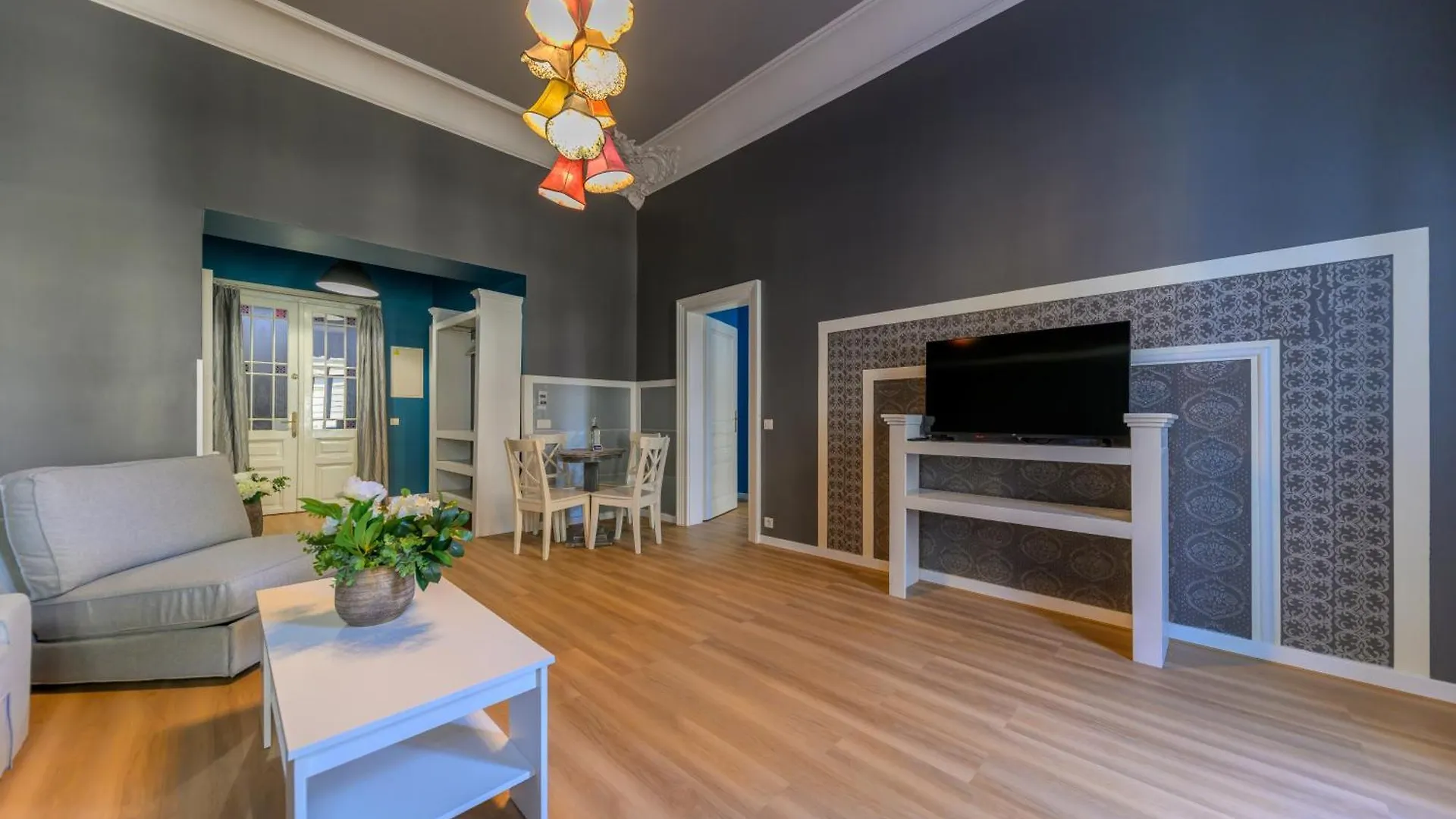 Royal Prague City Apartments 4*,