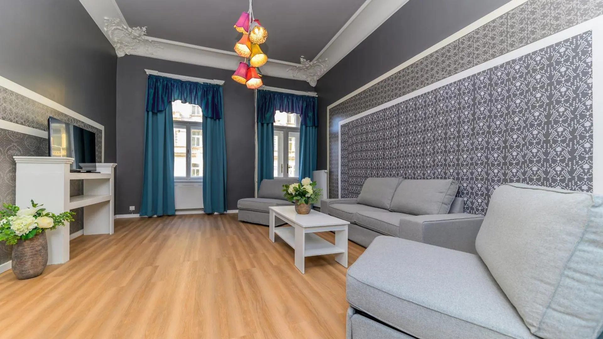 Royal Prague City Apartments Апарт-отель