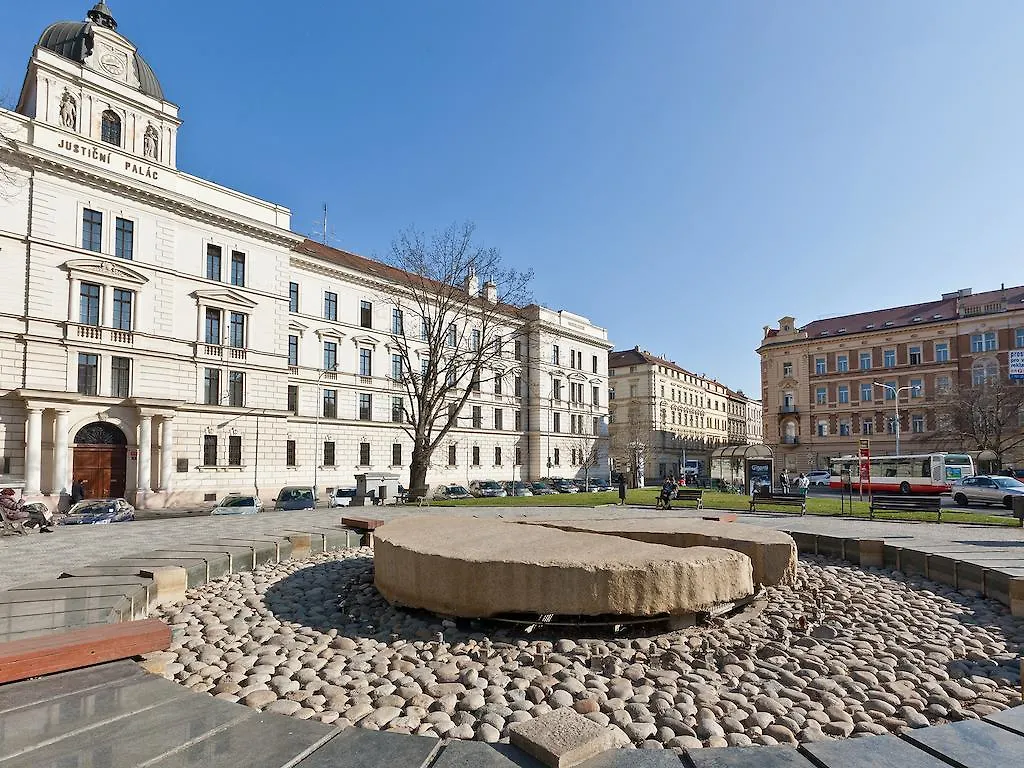 **** Апарт-отель Royal Prague City Apartments Чехия