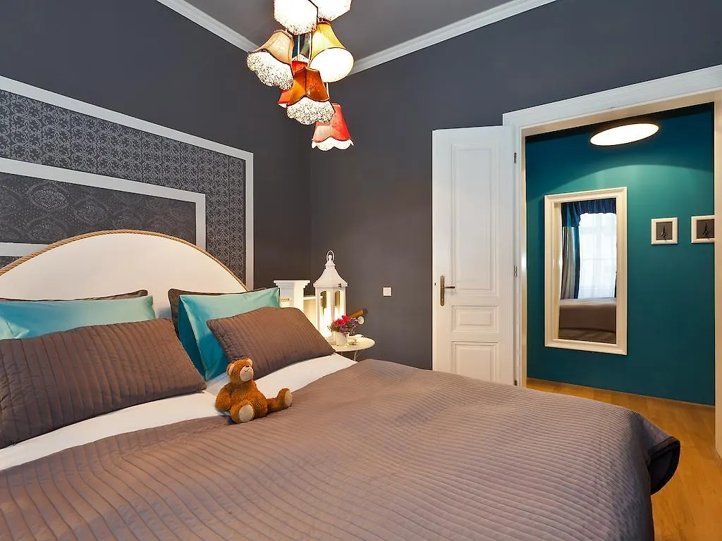 Royal Prague City Apartments Апарт-отель