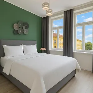 Kinsky Garden And By Dwellfort Apartmanhotel